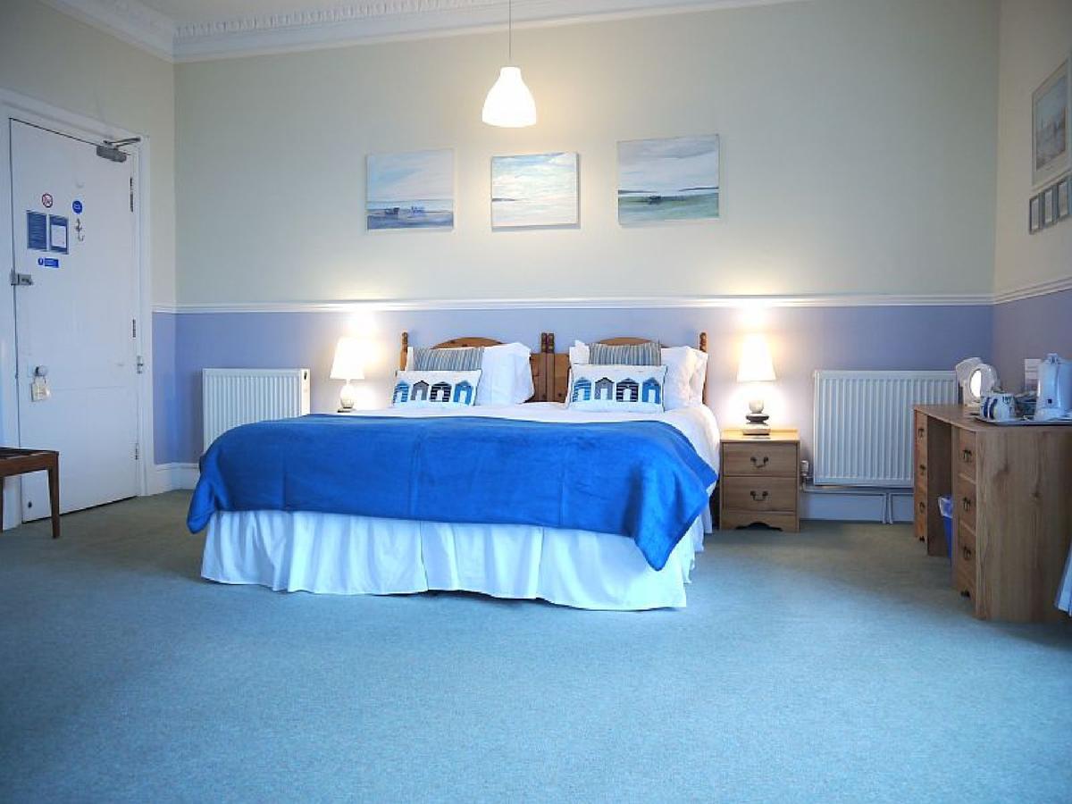 ウエストワード・ホー Culloden House Bed & Breakfast エクステリア 写真